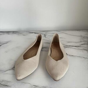 Old Navy Nude Pointy Ballet Flats Size 8.5